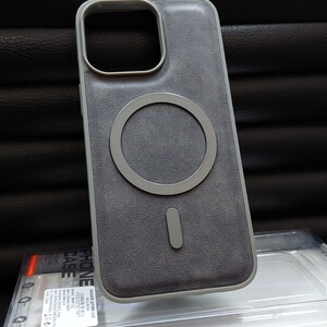 MagSafe Leather Case iPhone 14 / сив /